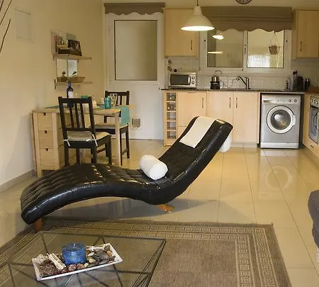 Apartment Leopetro Court
